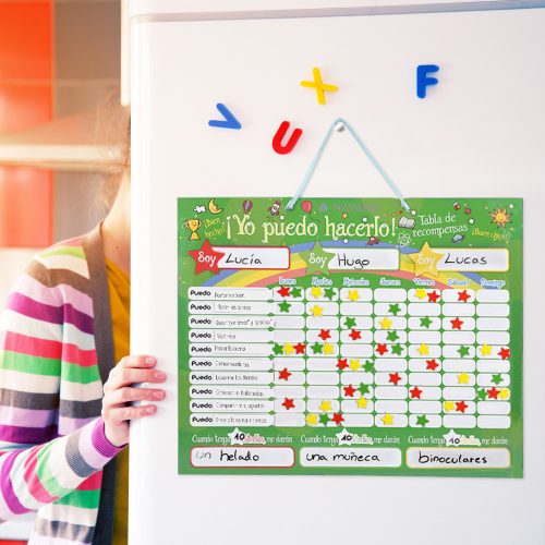 Gyermek feladat/jutalomtábla, 250 mágnes, 40 x 32 cm, spanyol nyelv, 48146.08