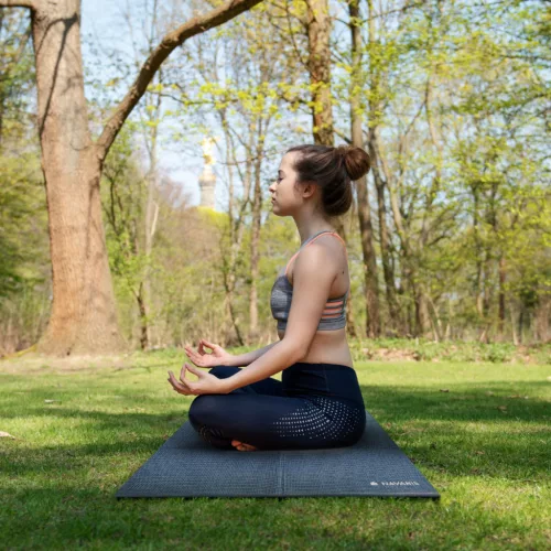 Saltea yoga pliabila Navaris, 173x61x0.4 cm, textura antiderapanta, calatorii, negru, PVC