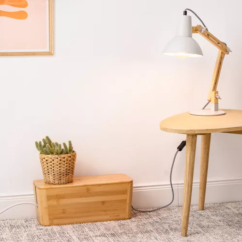 Cutie organizator cabluri XL Navaris, 39.4x16x16 cm, capac magnetic, management cabluri, maro, bambus