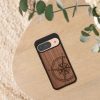 Kwmobile tok Google Pixel 9/Pixel 9 Pro készülékhez, barna, fa/szilikon, KWM000020PT001C