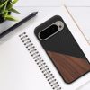Kwmobile tok Google Pixel 9/Pixel 9 Pro készülékhez, barna/fekete, fa/szilikon, KWM000020QR001C