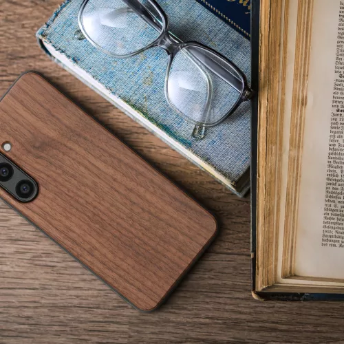 Kwmobile tok Samsung Galaxy S24 FE-hez, barna, fa/szilikon, KWM000021WK001C