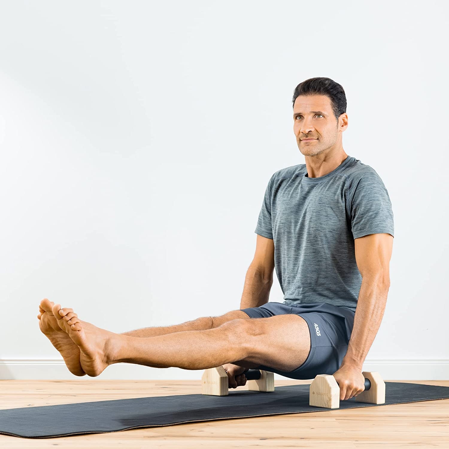 Navaris fából készült párhuzamos rudak CrossFithez, 25x10x9.5 cm, 200 kg, fekete/barna